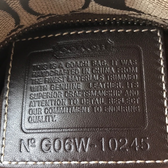 Coach NWOT Hamptons signature small satchel - Picture 6 of 7